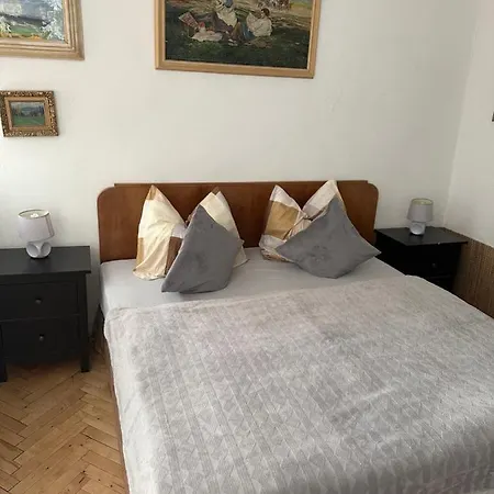 & Restaurant Tkalcovsky Dvur Apartament Praga
