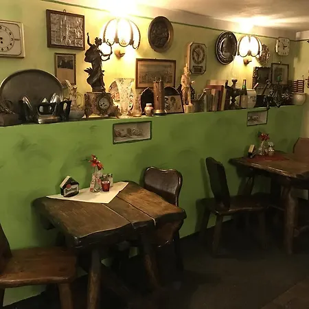 特卡科沃斯基庭院餐厅公寓